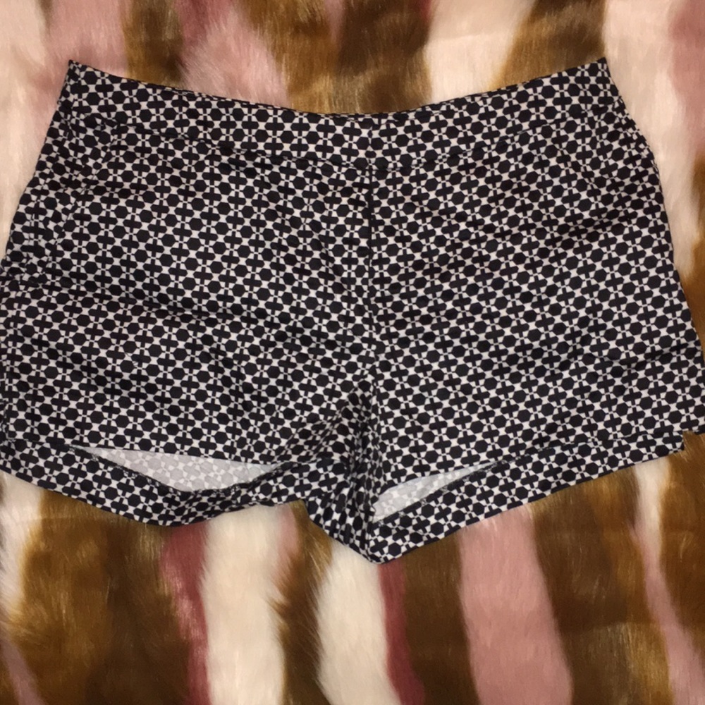 H&M black and white shorts